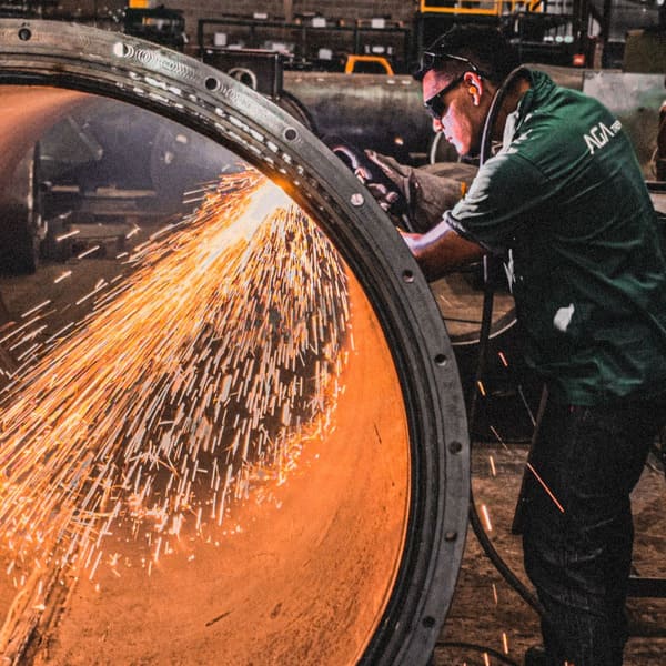 Subcontratación industrial en Bélgica. Subcontractació industrial a Bèlgica. Industrial outsourcing in Belgium Sous-traitance industrielle en Belgique.
